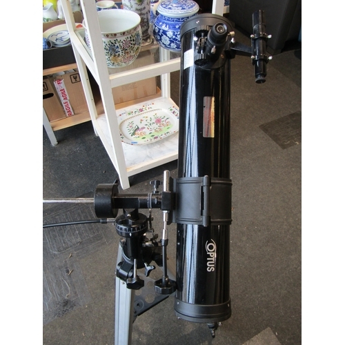1004 - An Optus telescope on tripod base