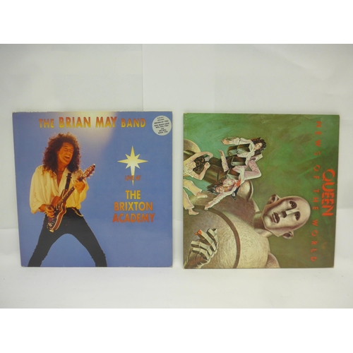 8219 - QUEEN: 'News Of The World' LP with printed inner (EMA 784, vinyl and sleeve a strong VG nearing VG+)... 