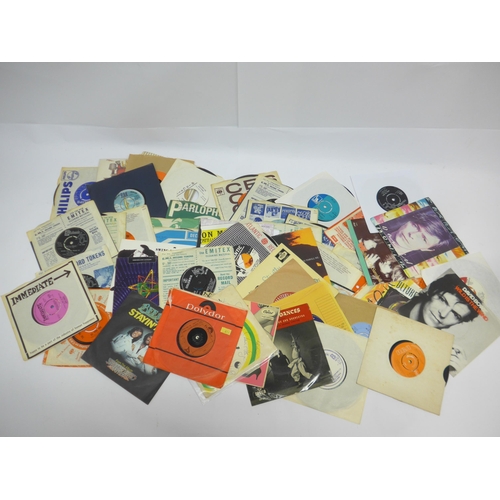 8242 - A varied collection of approximately fifty 7
