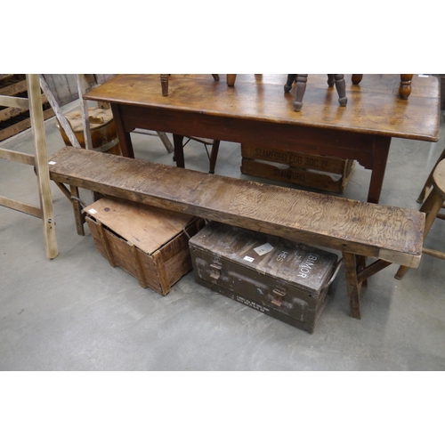 Lot 2037      
