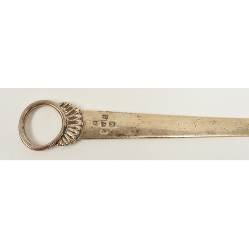 8058 - A Carden Terry & Jane Williams (1807-21) Irish Provincial meat skewer, crested, assay marks for Dubl... 