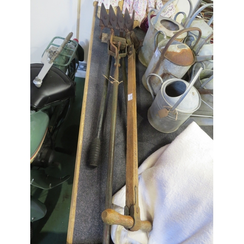 Lot 7013      