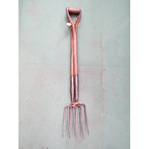 Lot 7040      