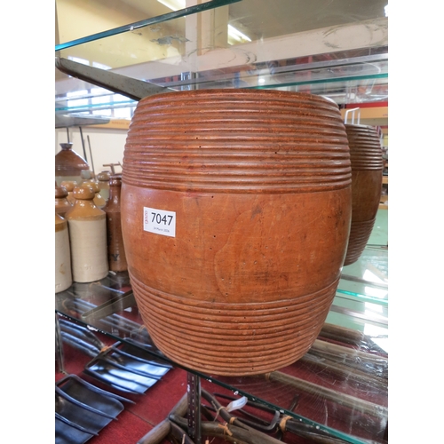 Lot 7047      