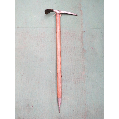 Lot 7052      