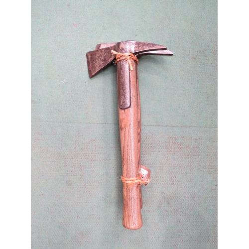 Lot 7053      