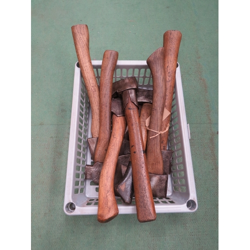 Lot 7054      