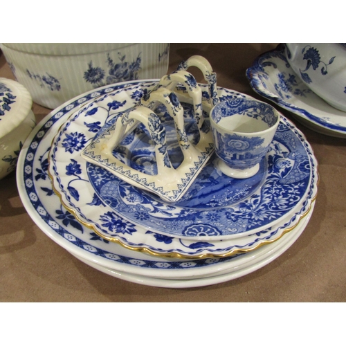 4005 - A selection of blue and white ceramics including Minton Delft plates, Spode 