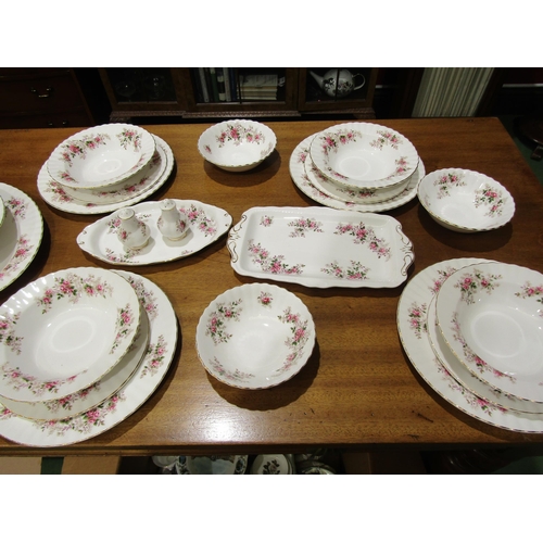 4055 - A quantity of Royal Albert 