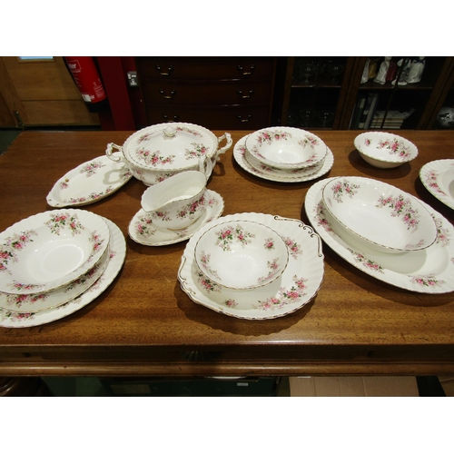 4055 - A quantity of Royal Albert 