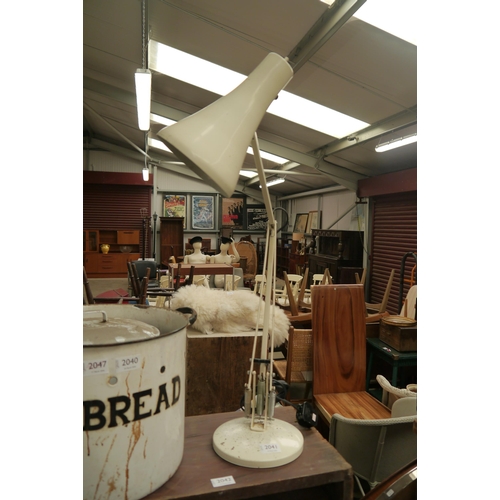 2041 - An anglepoise lamp in white