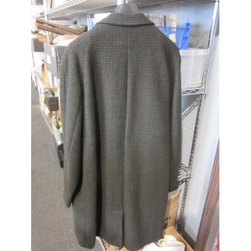 1043 - A Burton Crombie gents tweed overcoat, 44