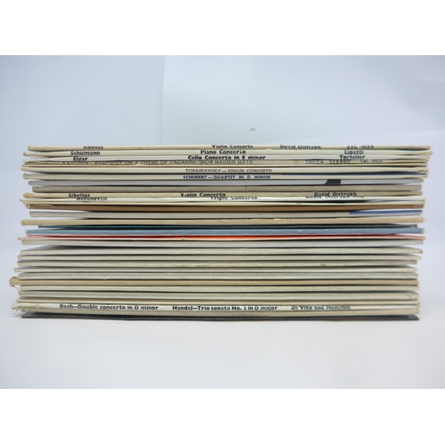 8256 - Classical - A collection of approximately thirty 10