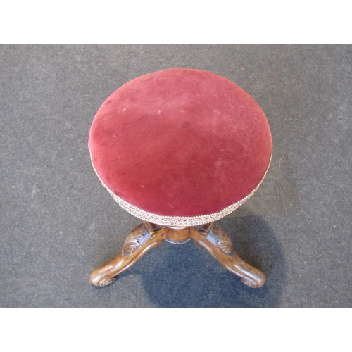 1007 - A Victorian carved oak adjustable tripod stool