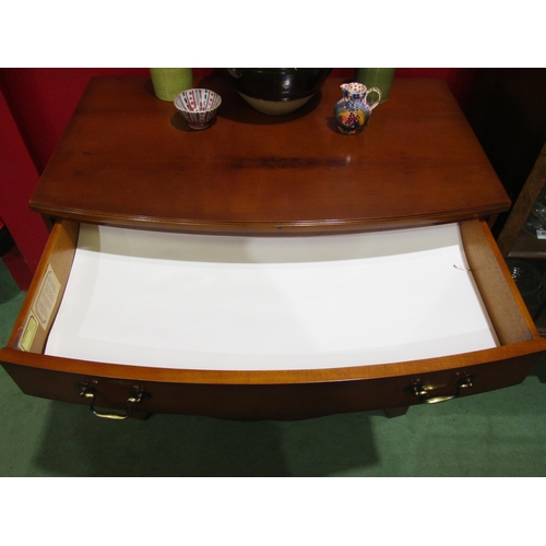 4018 - A Georgian style yew bow front chest of four drawers on bracket feet, 77cm tall x 80cm wide x 48cm d... 