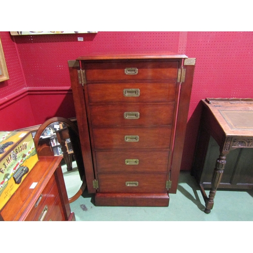 4053 - A Georgian style campaign Wellington chest with locking bars and six drawers over a plinth base, 117... 