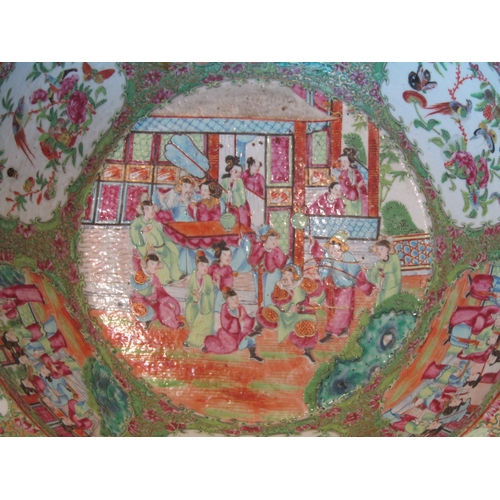 1002 - A late 19th/early 20th Century large famille rose polychrome bowl with figural design, heavily damag... 