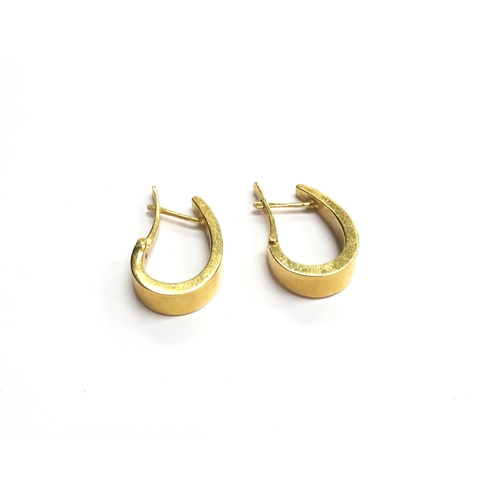 6520 - A pair of gold earrings stamped 750, 3.4g