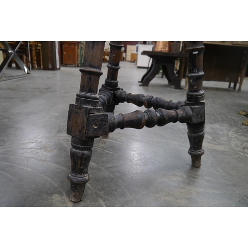 2012 - A Victorian sculptures stand turned supports and  stretchers, revolving actions