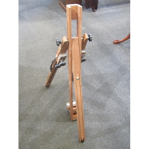 1071 - A portable artist's easel