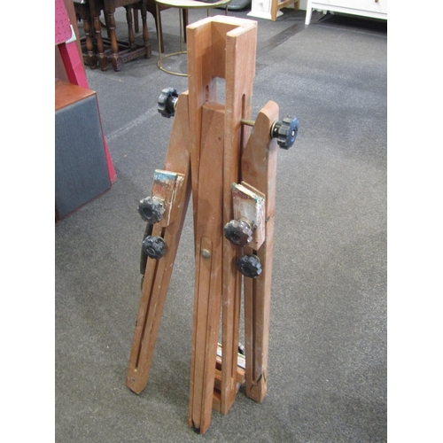 1071 - A portable artist's easel