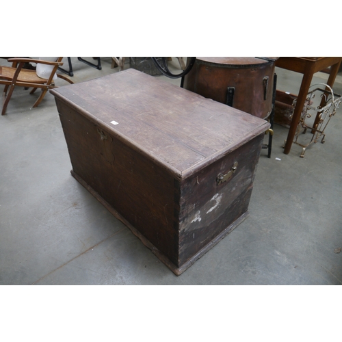2018 - A substantial oak Georgian trunk