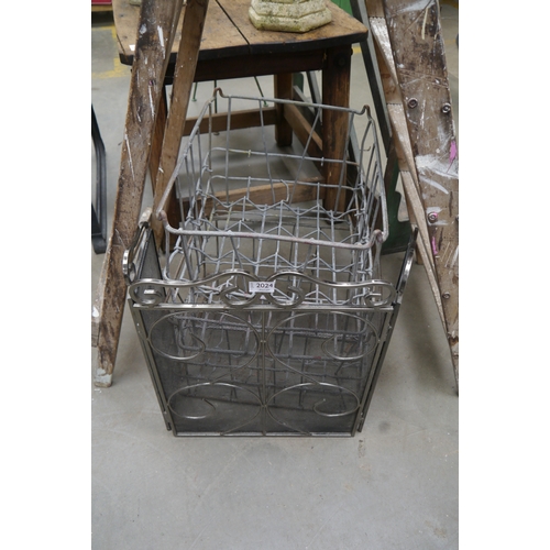 Lot 2024      