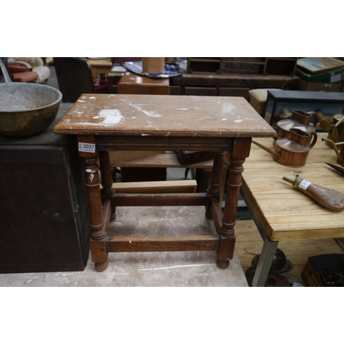 Lot 2037      