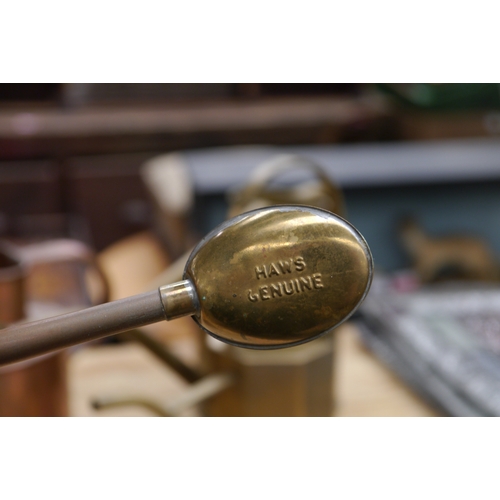 2039 - Two brass and two copper small watering cans (4)