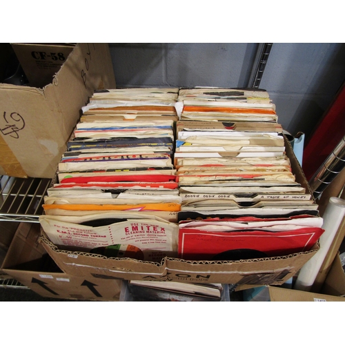 1449 - A box of 1970's vinyl singles including Matchbox, ABBA, Rod Stewart, Chicago