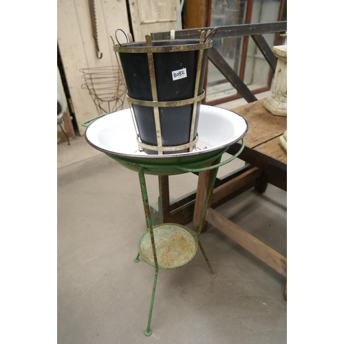 Lot 2032      