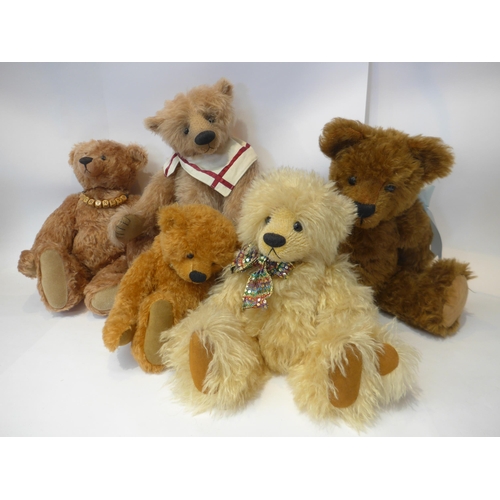 7092 - Five artist designed jointed teddy bears to include Sarah's Bears, Bo-Bear, two Rosita Lynn and one ... 