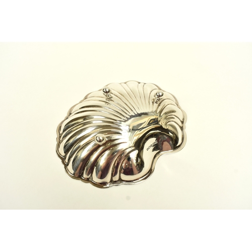 8033 - A Frank Cobb & Co ltd silver shell form dish, makers mark has been double stamped, Sheffield 1982, 3... 