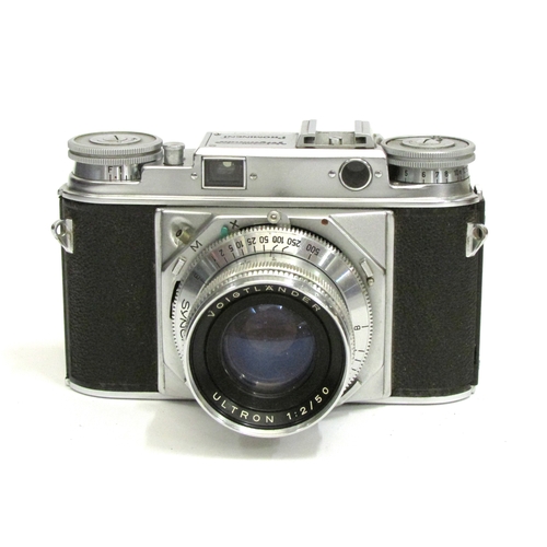 7018 - A 1950s Voigtlander Prominent 35mm film leaf shutter rangefinder camera, serial B58189, with an Ultr... 