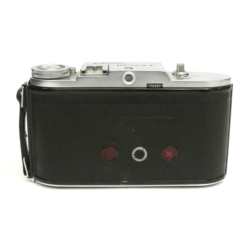 7023 - A 1950s Voigtlander Bessa I 120mm film folding camera, using a Vaskar 105mm f/4.5 lens, black bellow... 