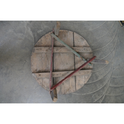 2003 - A circular shepherds table