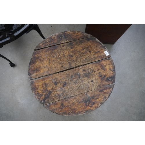 2004 - A circular shepherds table