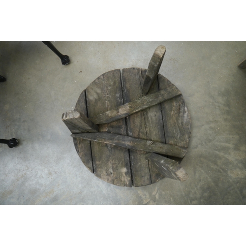 2004 - A circular shepherds table