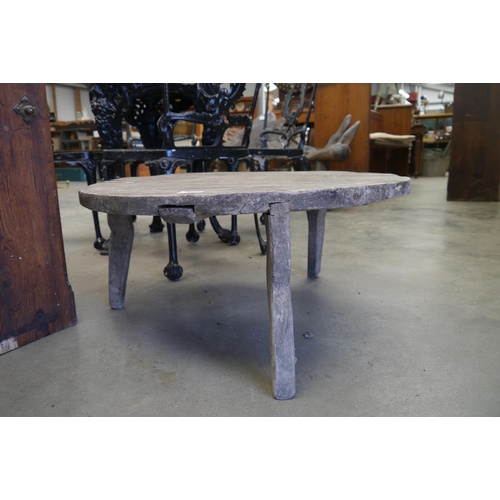 2005 - A circular shepherds table