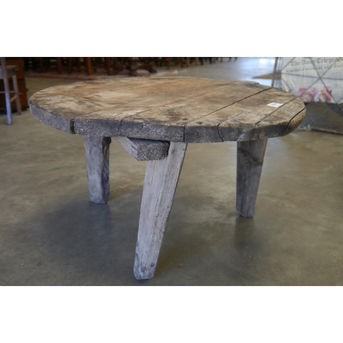 2006 - A circular shepherds table