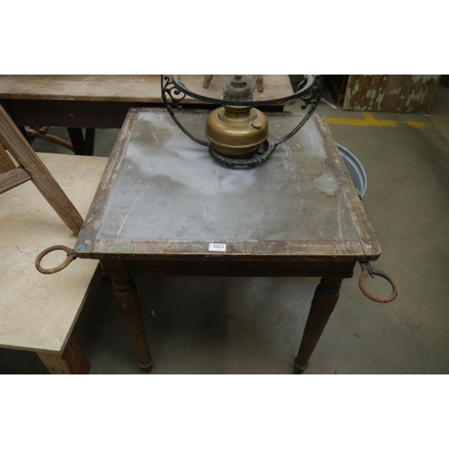 2022 - A card table with iron ring counter holders