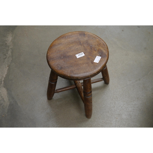 2030 - An elm stool and square topped topped stool (2)