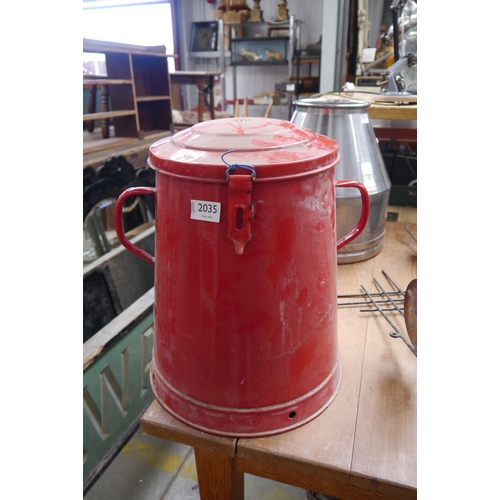 Lot 2035      
