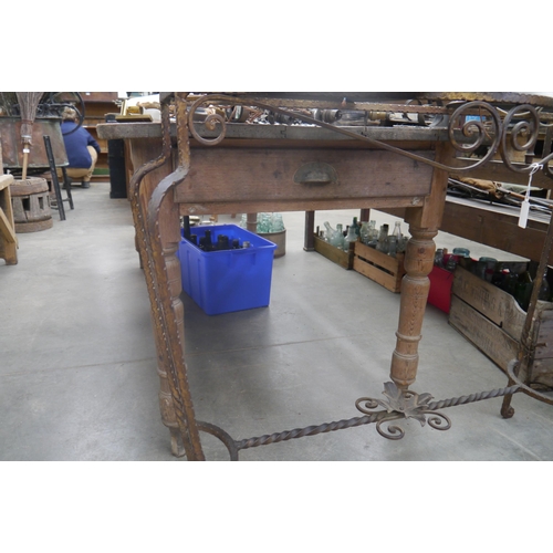 2026 - A Victorian table with drawer to either end 184 x 84cm
