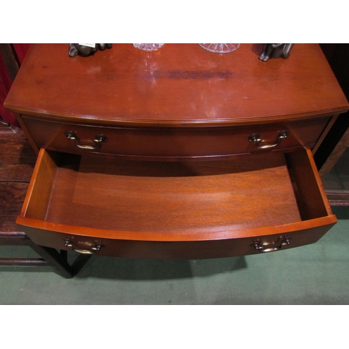 4026 - A Georgian style yew bow front chest of four drawers on bracket feet, 77cm tall x 80cm wide x 48cm d... 
