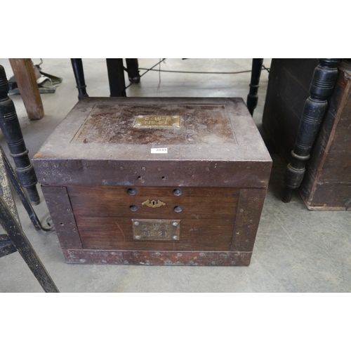 Lot 2033      
