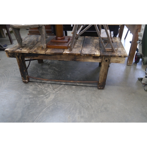 Lot 2043      