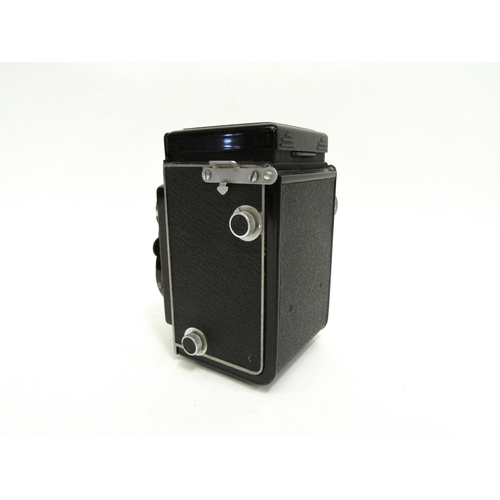 7019 - A 1950's M.P.P. Microcord Mk.II TLR film camera, with a 77.5mm f/3.2 & f/3.5 twin lens and Prontor S... 