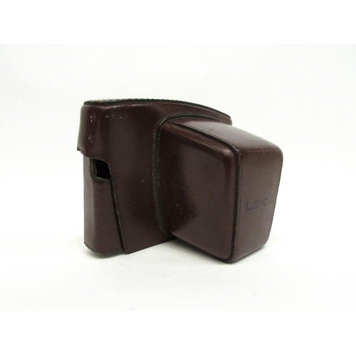 7050 - A leather Leica SLR camera case
