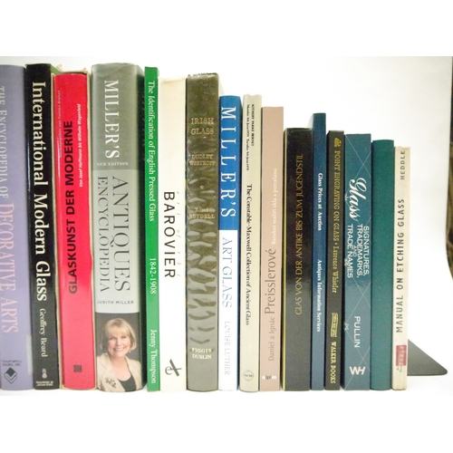 9179 - A box of assorted glass, glassware and glass collecting related titles etc, including Bohemian, Vene... 